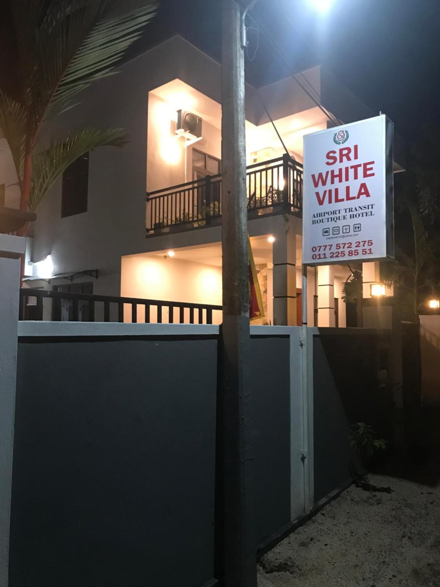 Sri White Villa Airport Boutique Hotel Katunayaka Esterno foto